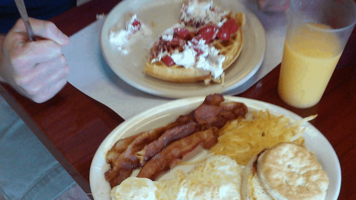 Best Things To Do In Daytona Beach Florida - Clint Proctor - C's Waffles breaksfast