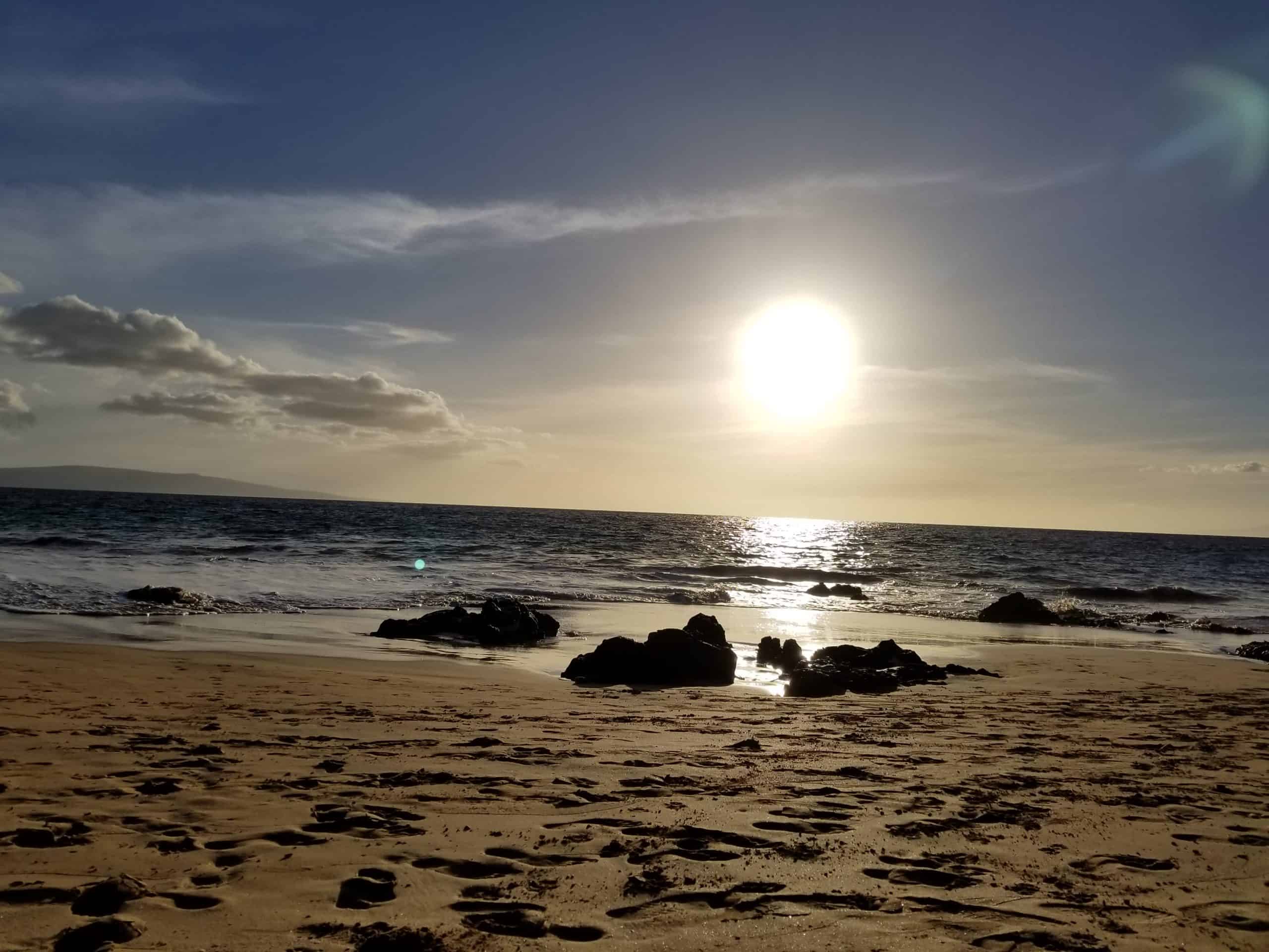 Best Things to Do in Maui Hawaii - Kim Julen - Sunset at Keawakapu