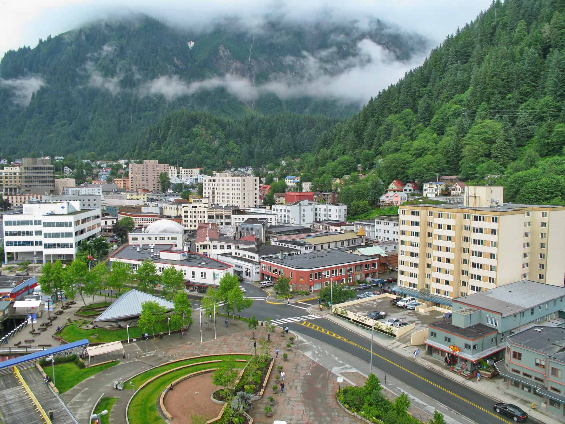Best things to do in Juneau Alaska - Sara Bornstein - Downtown Juneau by Robert Linder on Unsplash