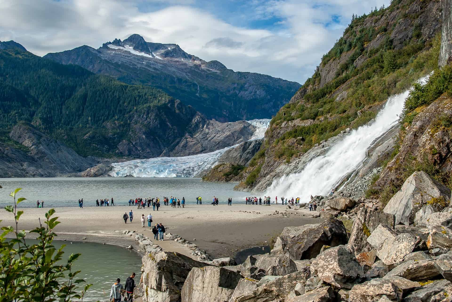 Best things to do in Juneau Alaska - Sara Bornstein - Mendenhall Glacier by Rod Ramsell on Unsplash