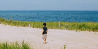 Best things to do in Cape Cod Massachusetts Lisa Morales walking on the beach