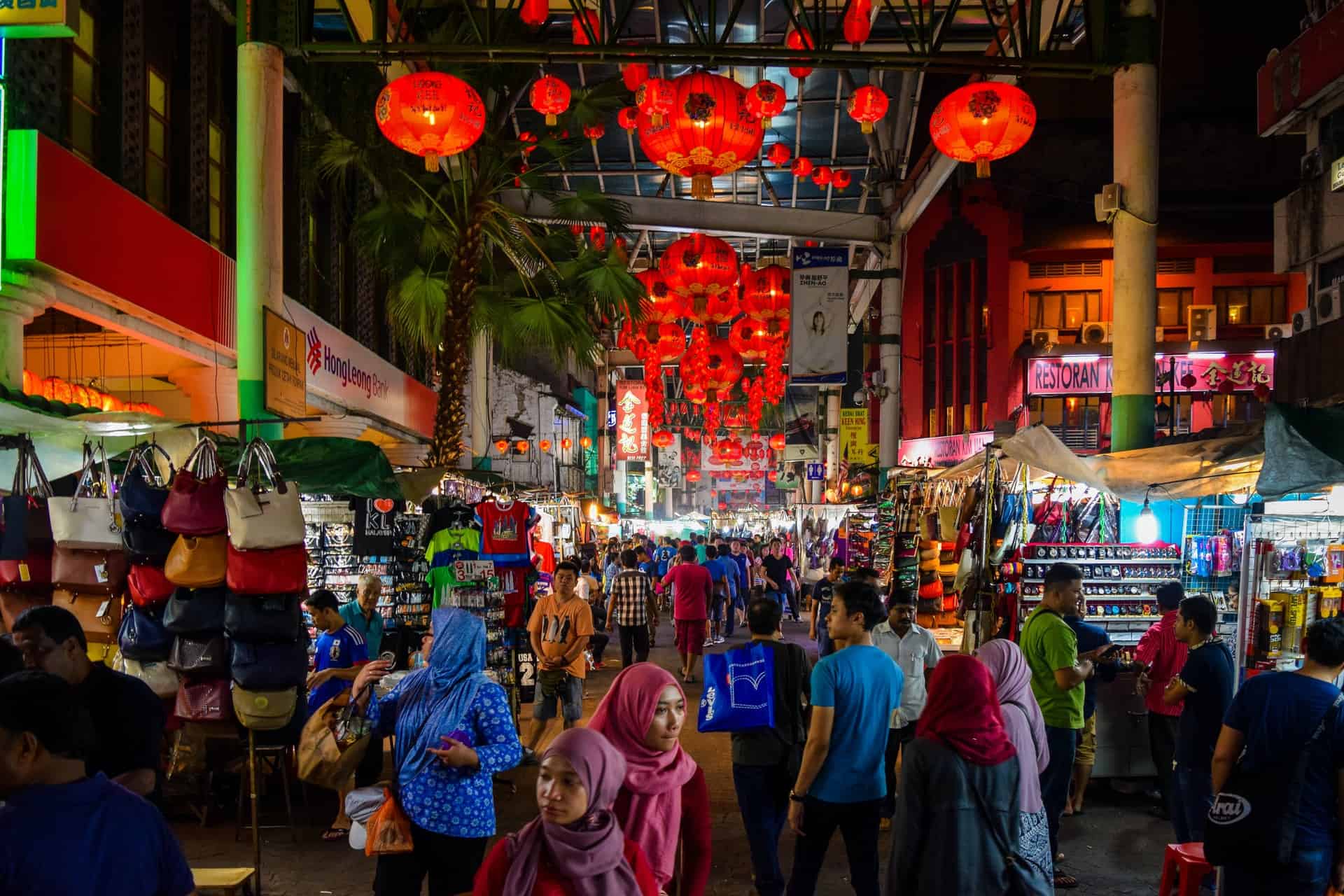 Best things to do in Kuala Lumpur Malaysia - Grant Samson - Petaling Street Market by Ravin Rau on Unsplash