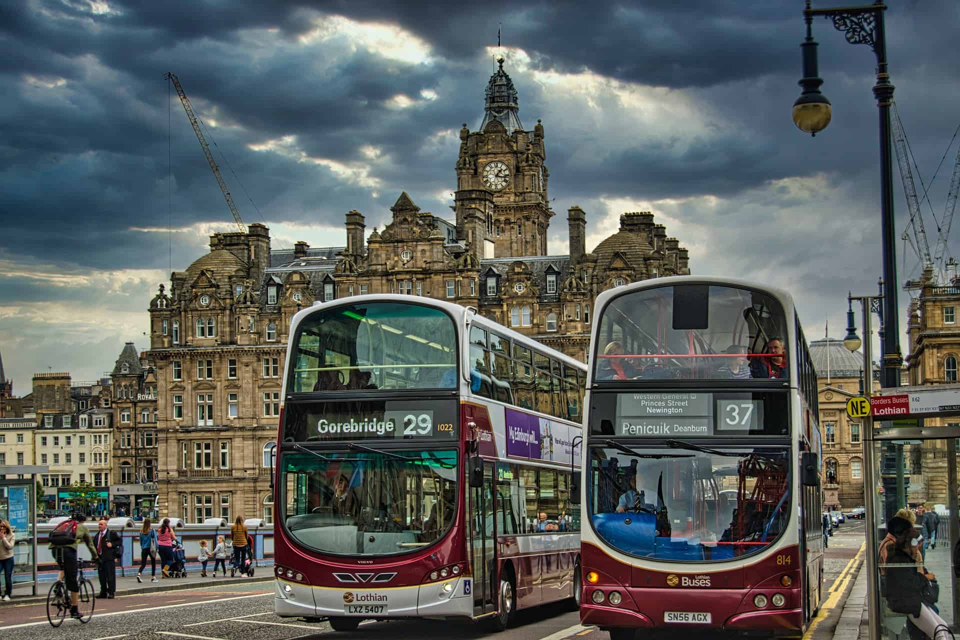 Best things to do in Edinburgh Scottland Josh Stine edinburgh-4685583_1920 Thomas H on Pixabay