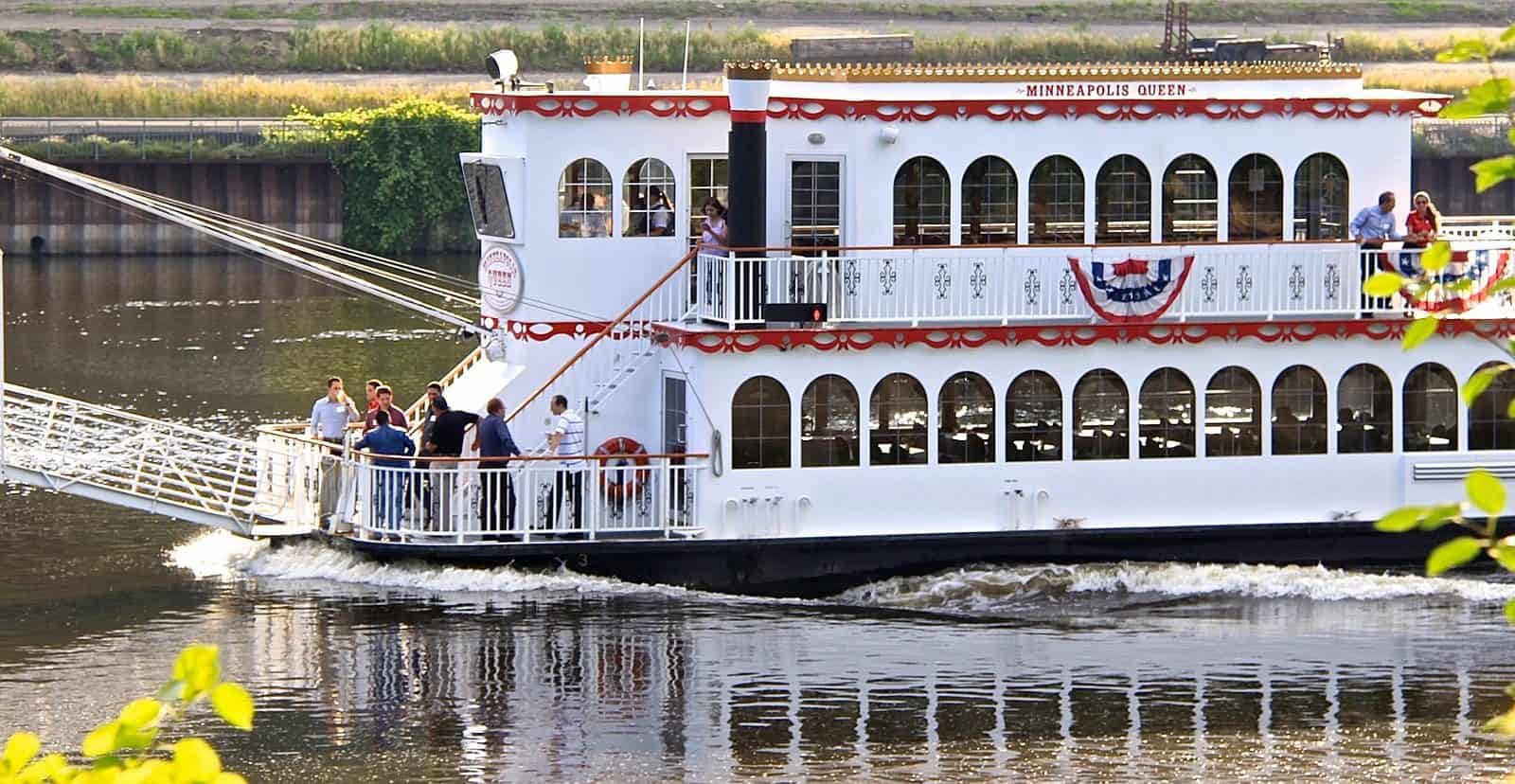 Mall of America, Minnehaha Falls & Renaissance Fair in Minneapolis ...