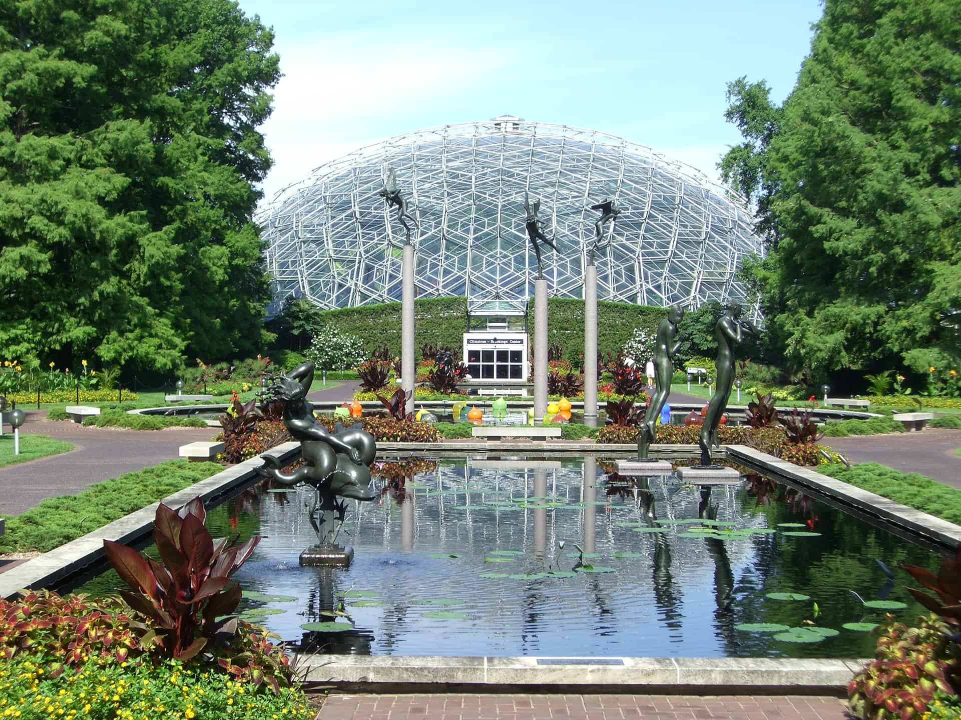 Best things to do in St Louis Missouri Dea Hoover St Louis Botanical Garden courtesy of Anonymous Traveller on Pixabay