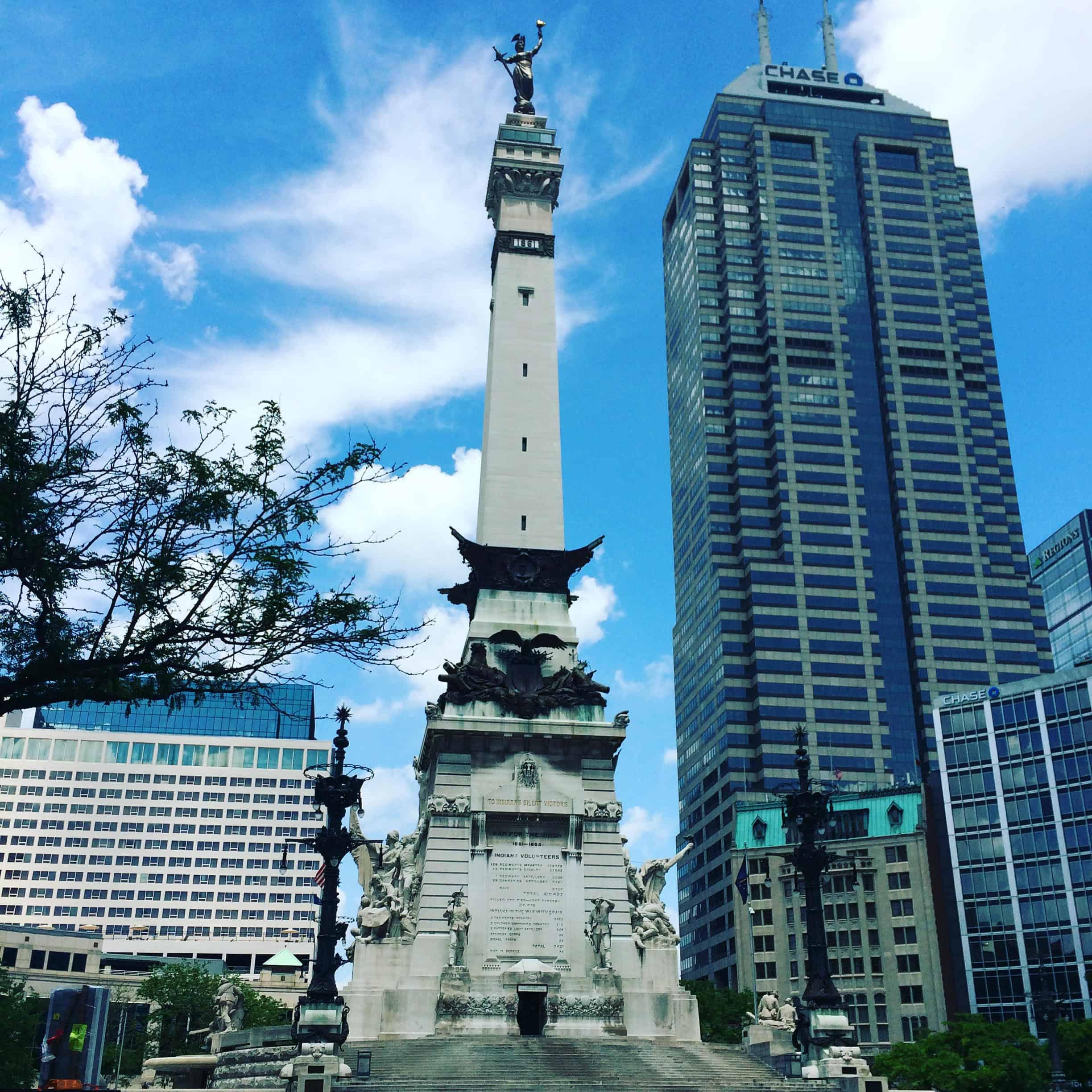 Best things to do in Indianapolis Indiana - Lyn Mettler - Downtown Indianapolis Monument circle