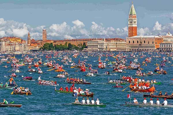 Best things to do in Venice Italy - JP Morselli - vogalonga