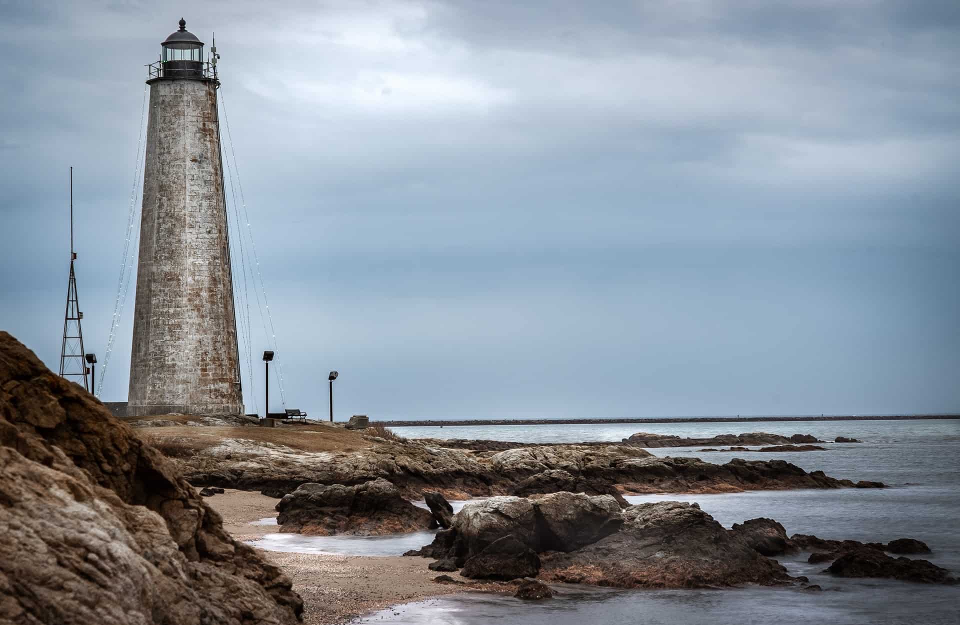 Best things to do in New Haven Connecticut - Karen Cordaway - Lighthouse by Julio Angel Berroa on Unsplash