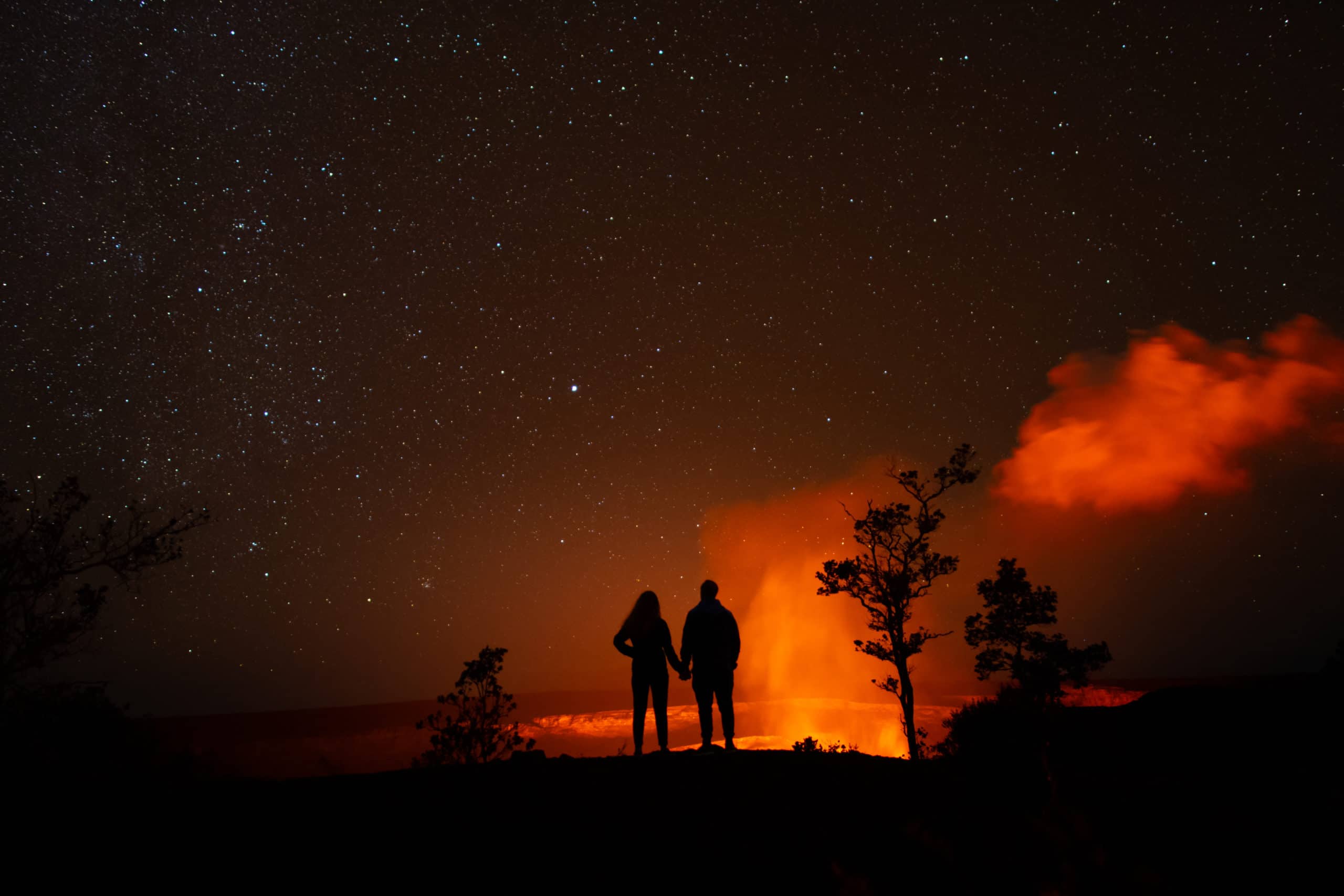 Best things to do in Kona Hawaii - Mark Ciociola - Hawaii Volcanoes National Park at night