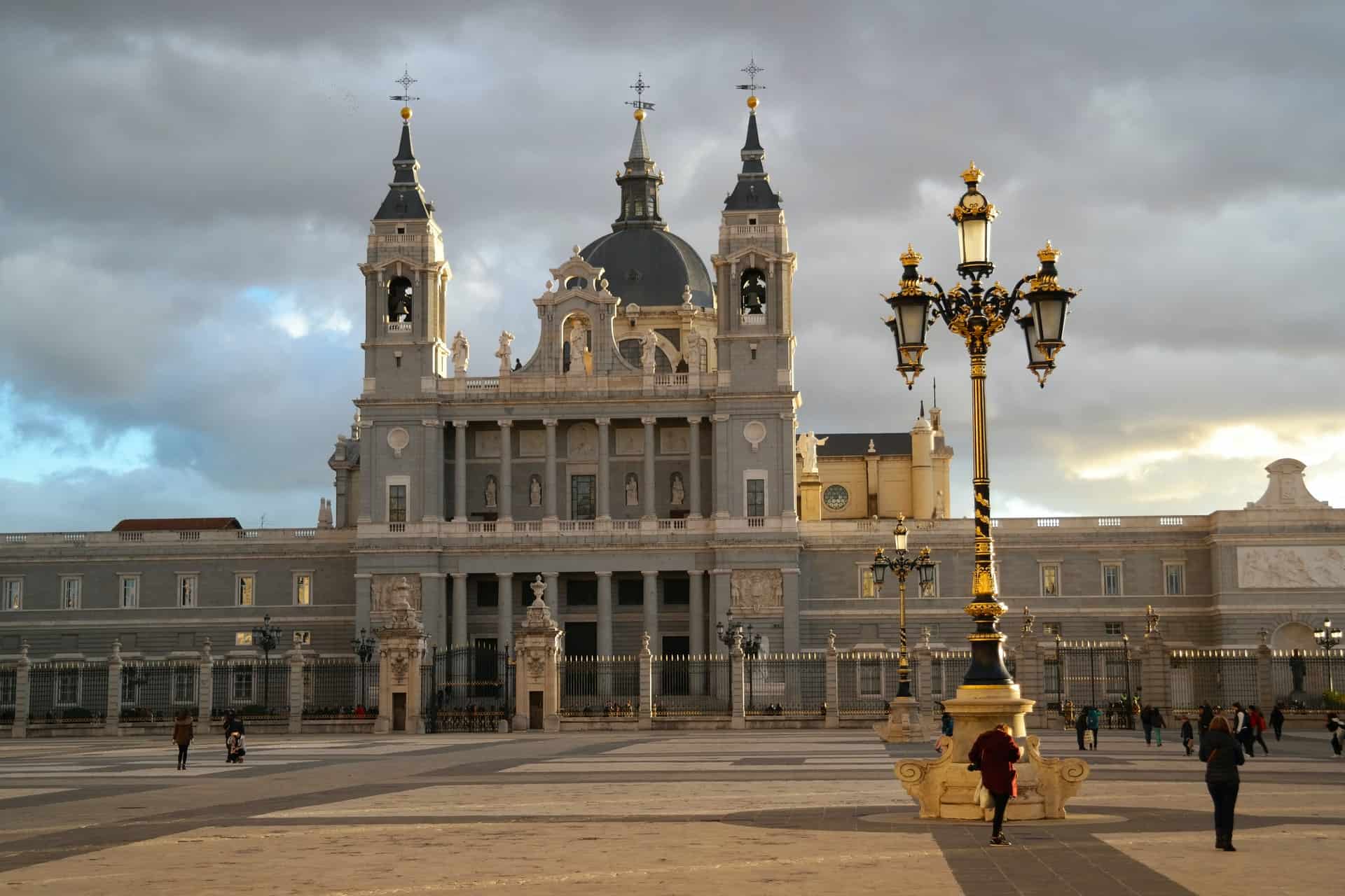 Best things to do in Madrid Spain - Janelle Norman - Royal Palace of Madrid - courtesy of Jens Peter Olesen on Unsplash