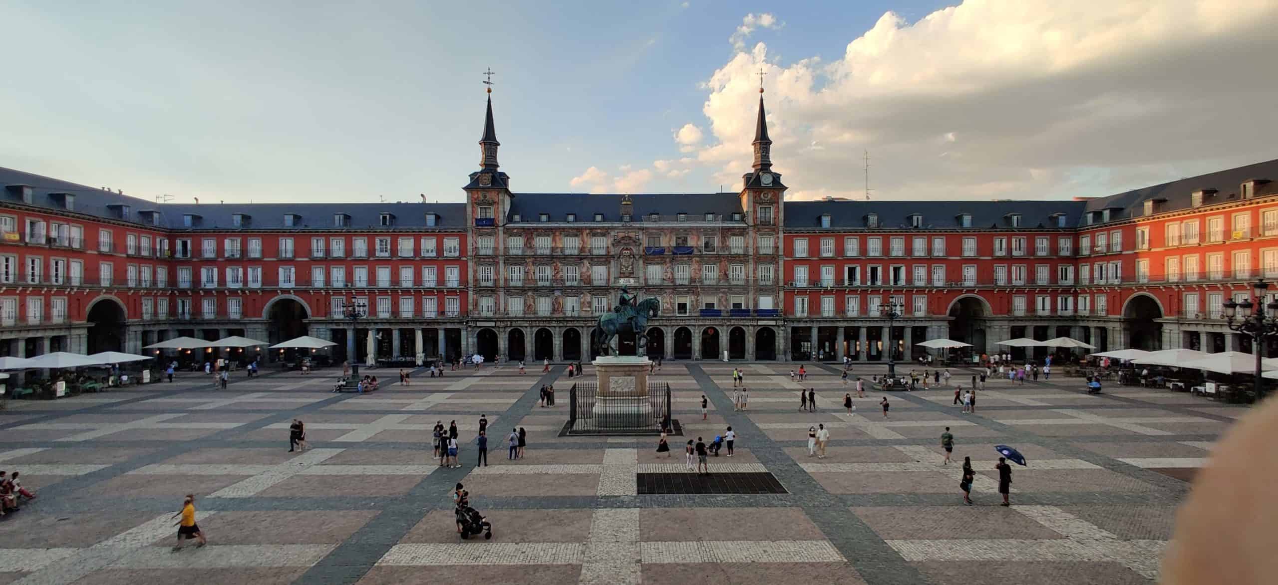 Best things to do in Madrid Spain - Janelle Norman - sunset at Pestana Plaza Mayor