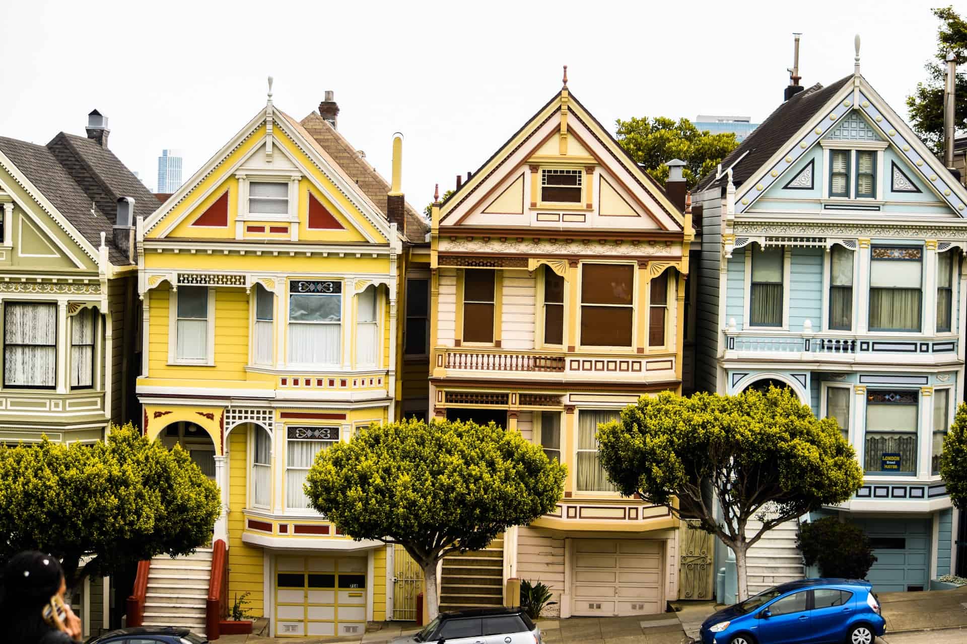 Best things to do in San Francisco California - Ruth Carlson - Victorian homes by Joshua Hanks on Unsplash