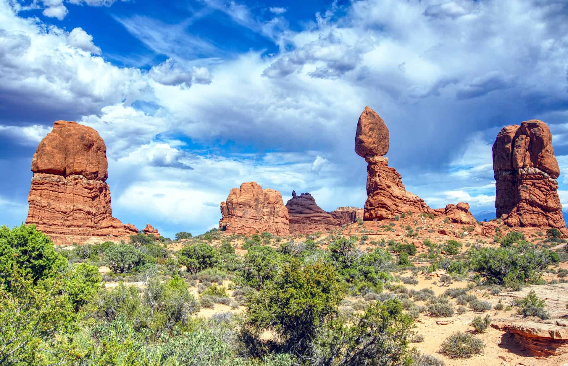 Best things to do in Moab Utah - Rosanne McHenry - Balanced Rock at Arches National Park by Michael Hart on Unsplash