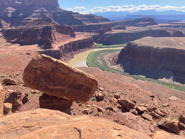 Best things to do in Moab Utah - Rosanne McHenry - Gooseneck Bend in Canyonlands National Park with falling rock
