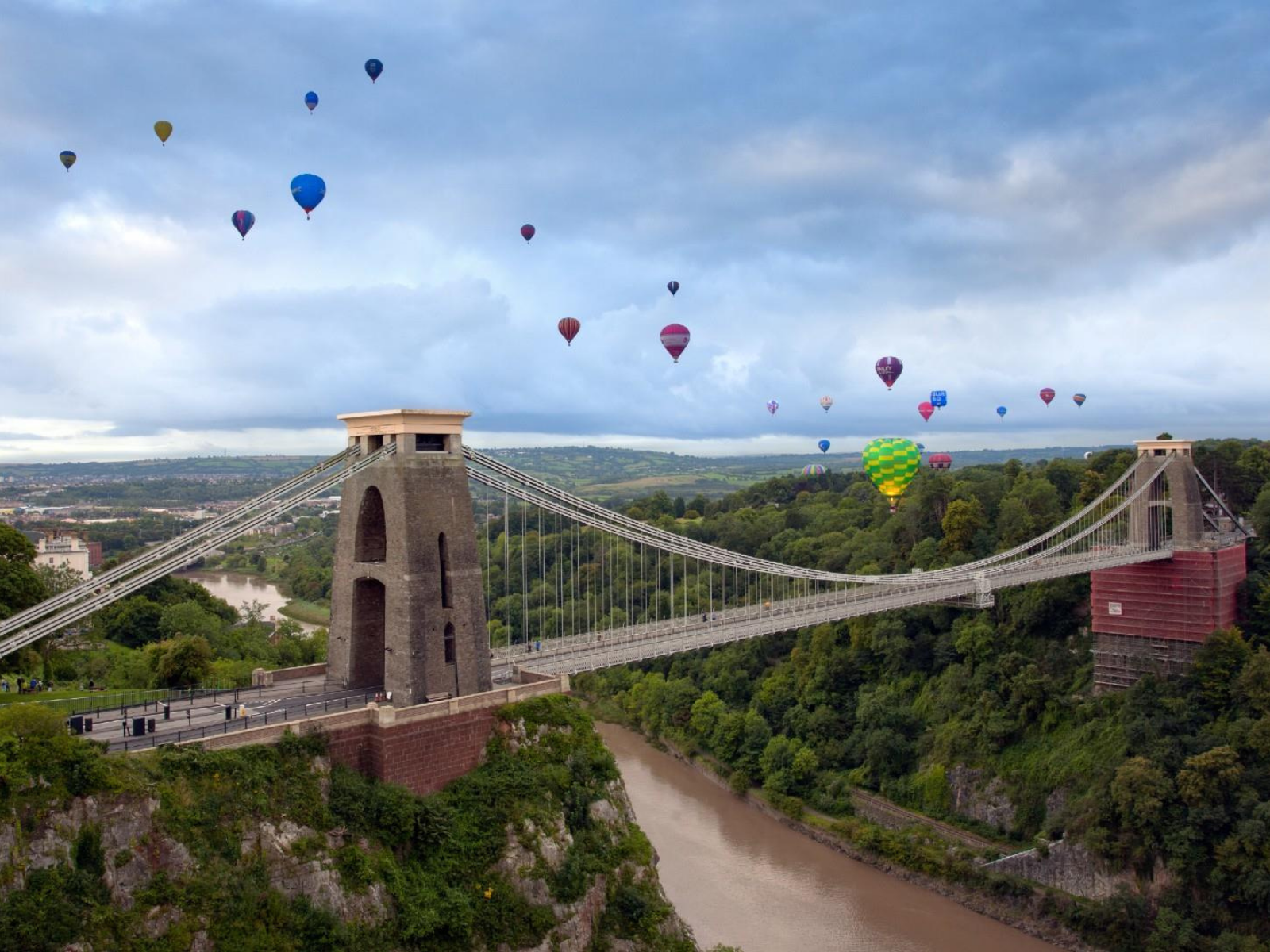 Best things to do in Bath UK - AJ Saunders - Balloons over Clifton Suspension Bridge by Gary Newman - Visit Bath