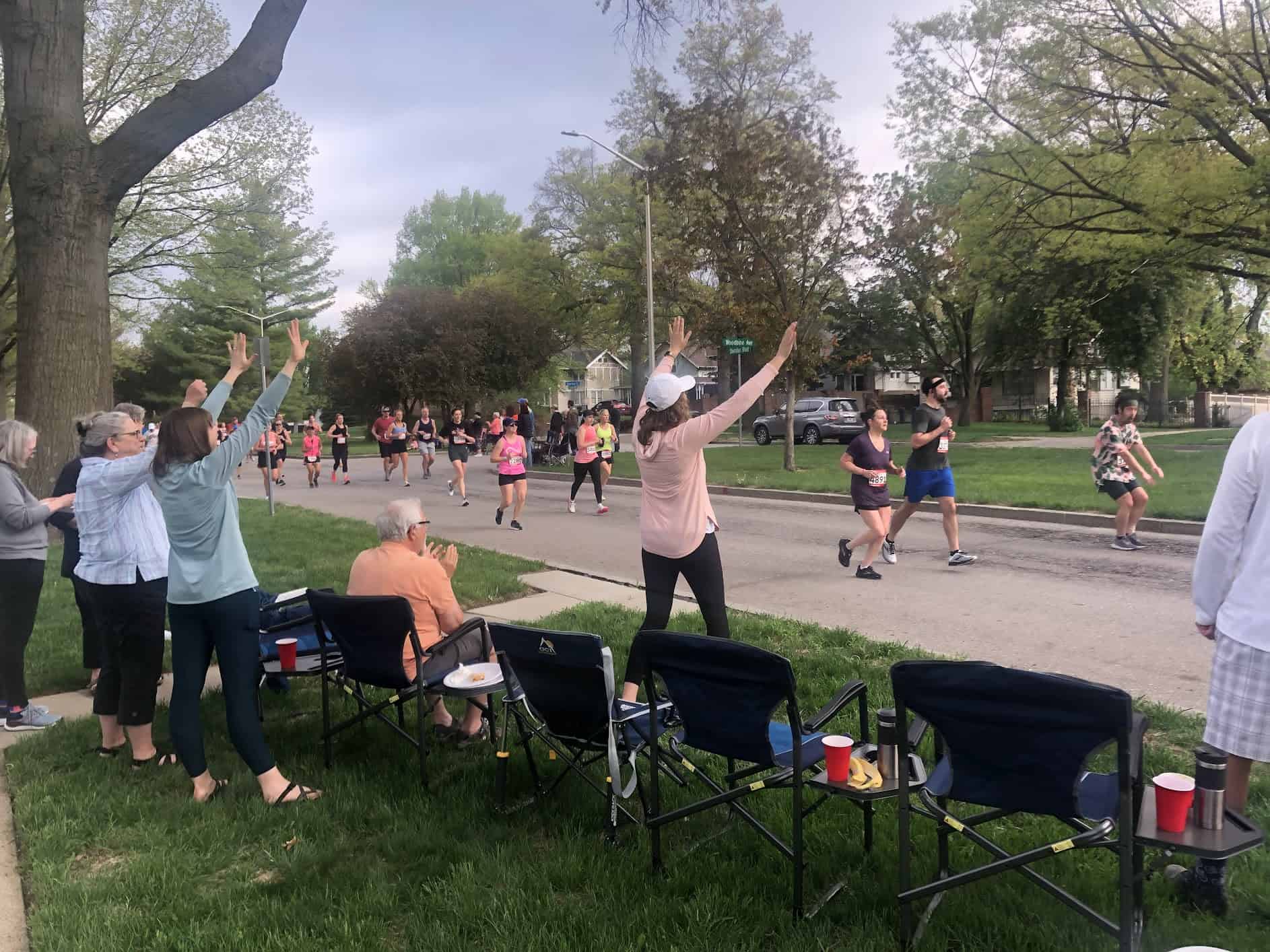 Best things to do in Lincoln Nebraska - Allea Grummert - Cheering on runners at the Lincoln Marathon