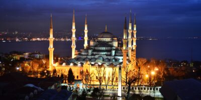 Best things to do in Istanbul Turkey - Andrea Lemieux - The Blue Mosque at night by vedat zorluer on Pixabay