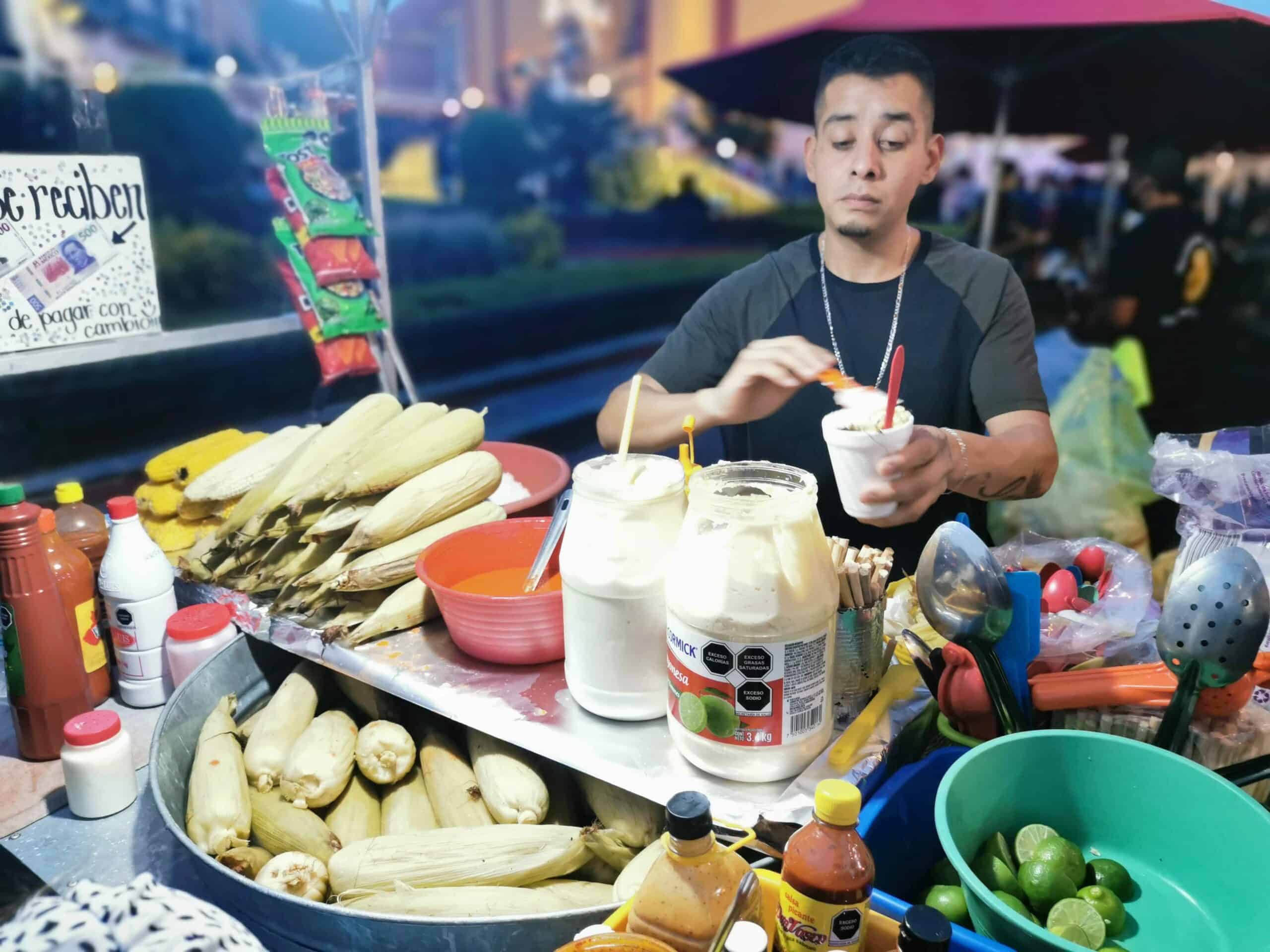 Best things to do in Mexico City Mexico - Alex Veka - Evening street food vendor