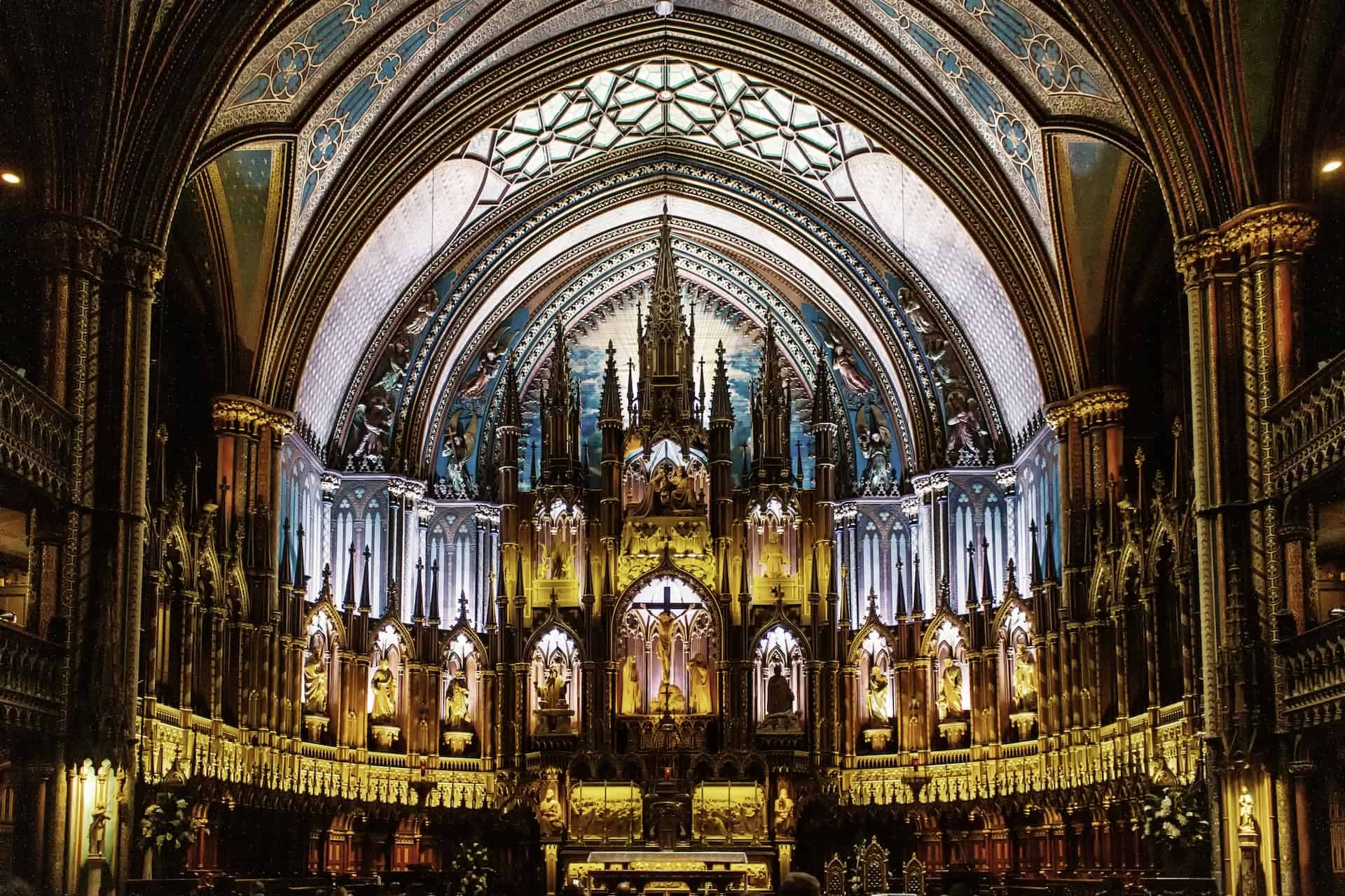 Best things to do in Montreal Canada - Urmi Hossain - Basilique Notre Dame de Montréal by Yi Liu on Unsplash