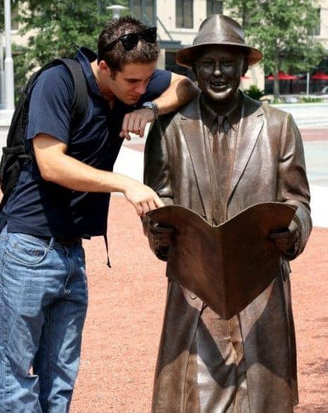 Best things to do in Savannah Georgia - Josh Calcanis - Helping the Mercer Statue read his paper