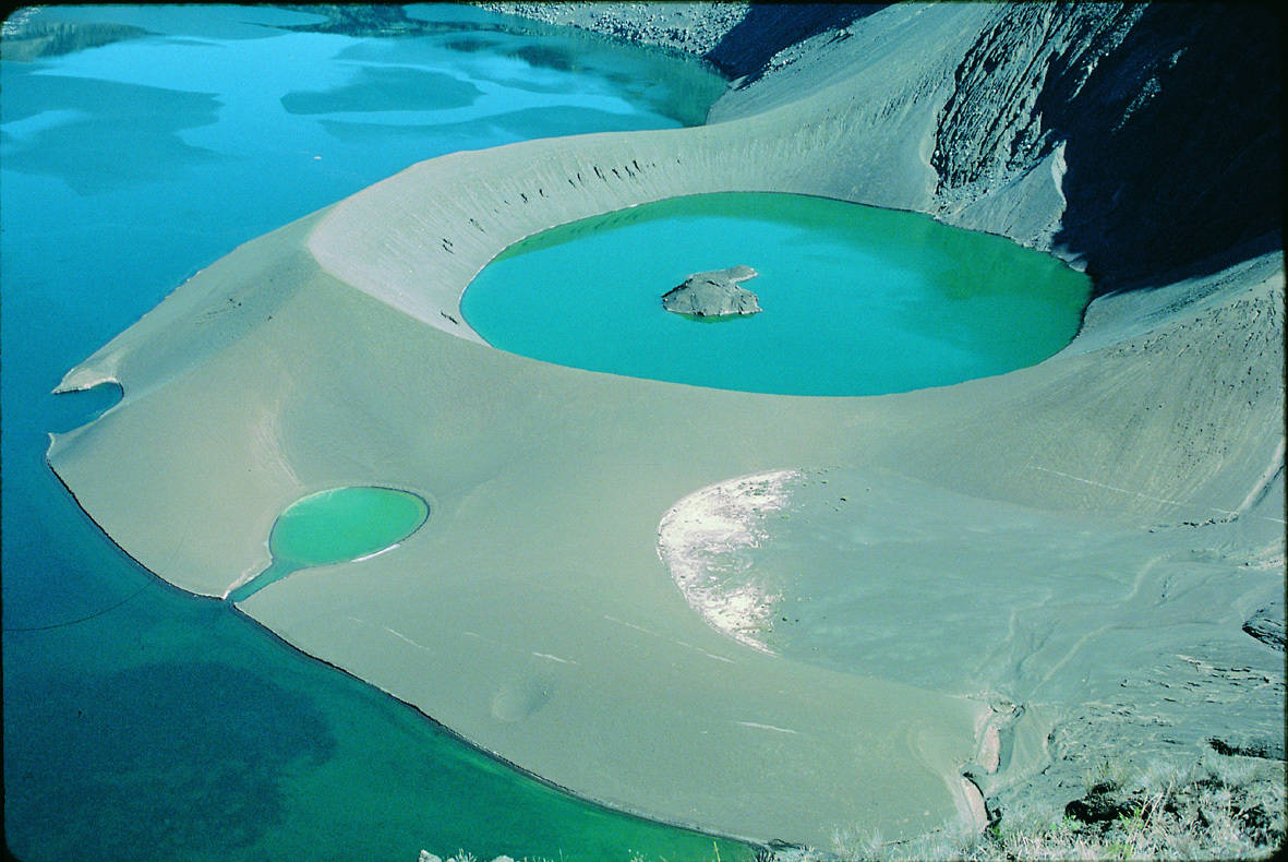 Best things to do on the Galapagos Islands Ecuador - Fernando Diez - Crater volcano